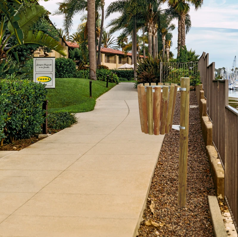 Papelera-exterior-madera-rústica-resistente