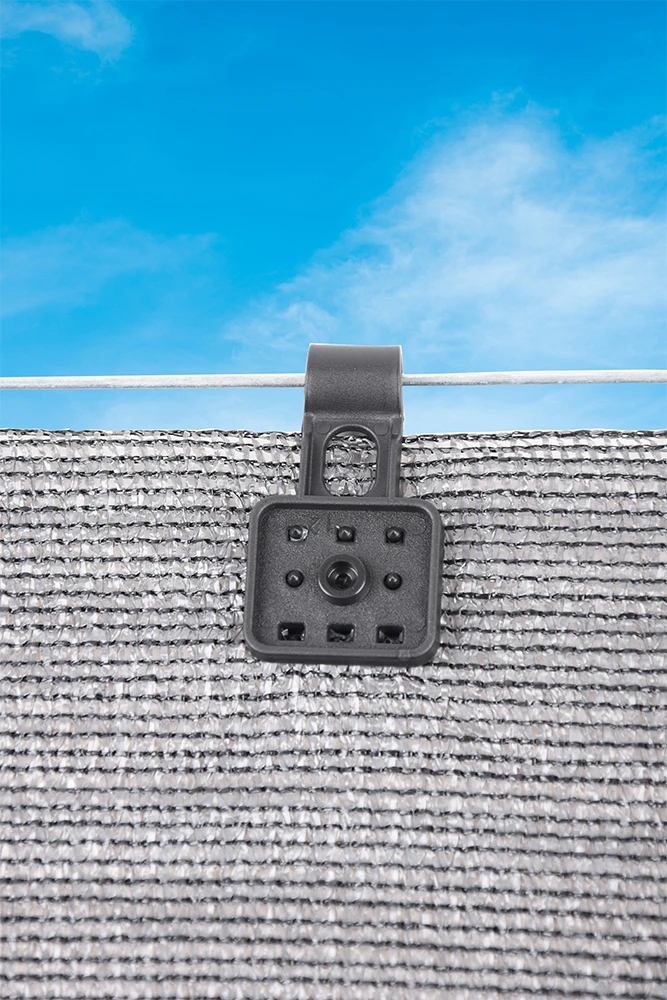 Pinzas-cuadradas-negras-para-fijar-malla-ocultación