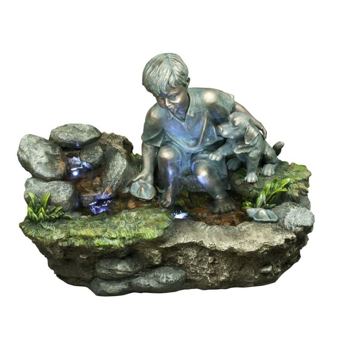Fuente-Estanque-Niño-Perro:-Toque-Alegría-para-Jardín