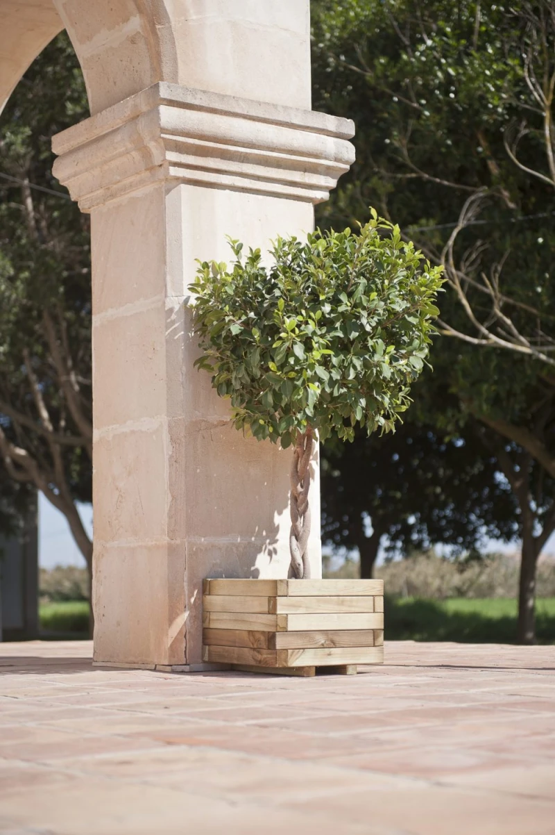 Maceteros-cuadrados-madera-decora-estilo-hogar-jardín