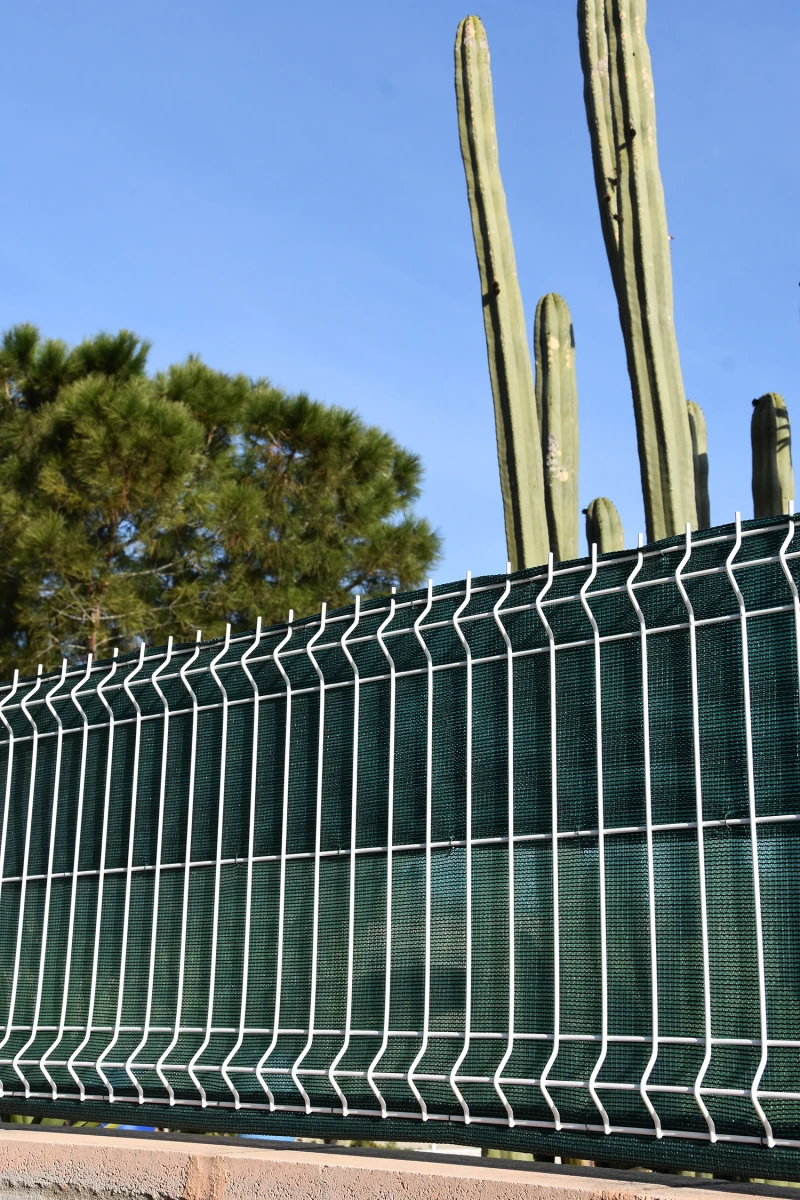 Malla-verde-ocultación-extra-120g-para-jardín-vallas