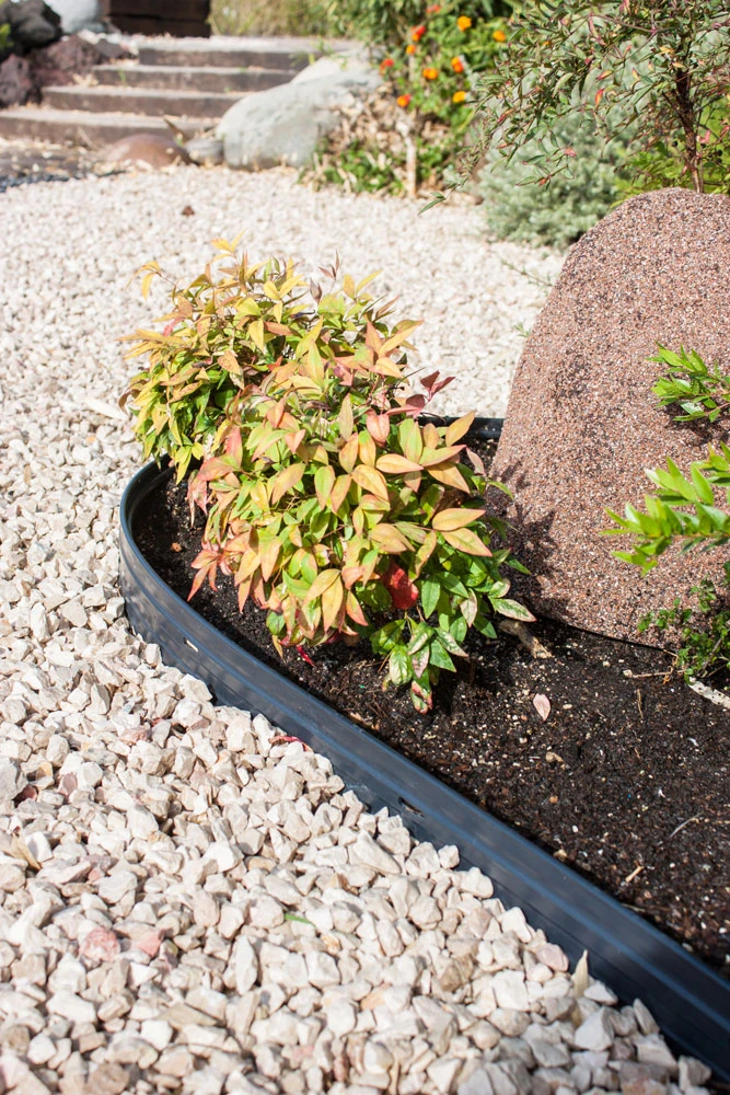 Bordura-plástica-flexible-Duredge®-para-parterres-césped