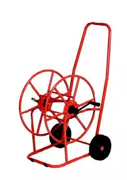 Carro-portamanguera-acero-robusto-fácil-mover