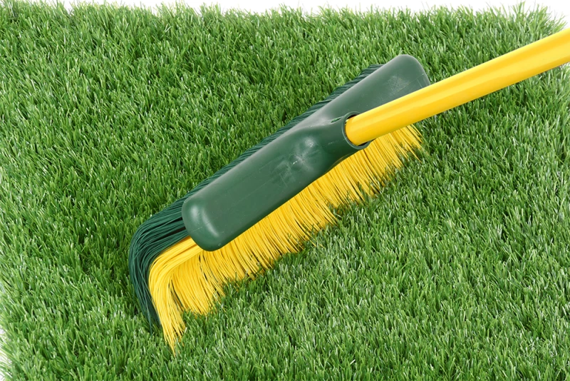 kit-cepillo-mango-cesped