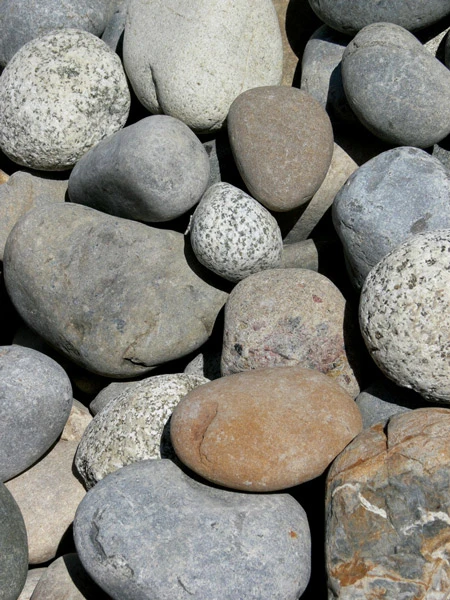 piedra-bolo-rio-jardin-saco